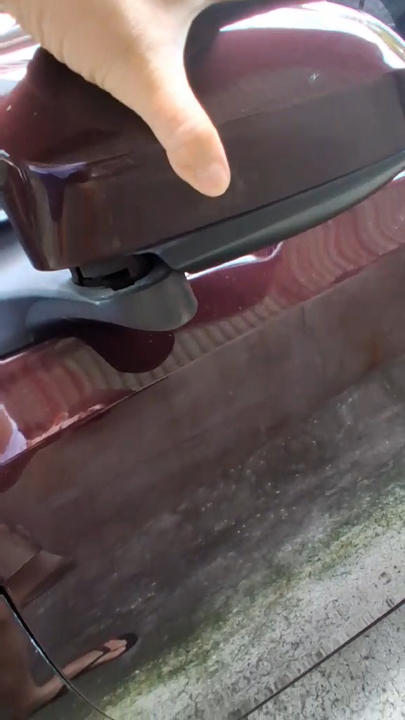 Side mirror - not good (2)